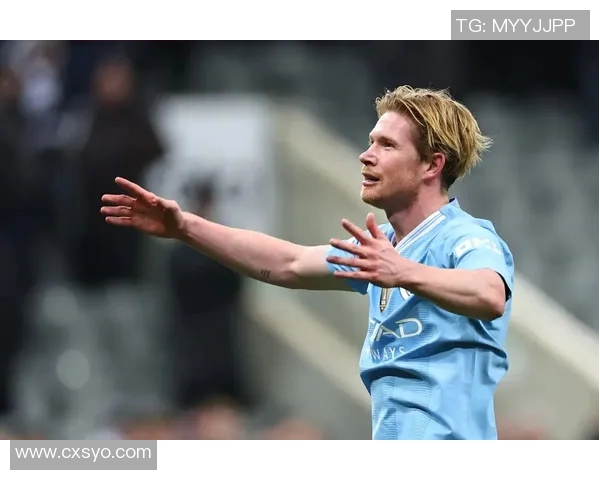 足球明星比心壁纸精选展现热爱与激情的完美视觉盛宴 足球明星比心壁纸精选展现热爱与激情的完美视觉盛宴