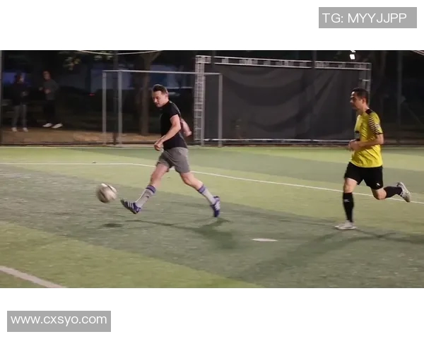 足球明星解说挑战视频揭秘幕后趣事与精彩瞬间大盘点